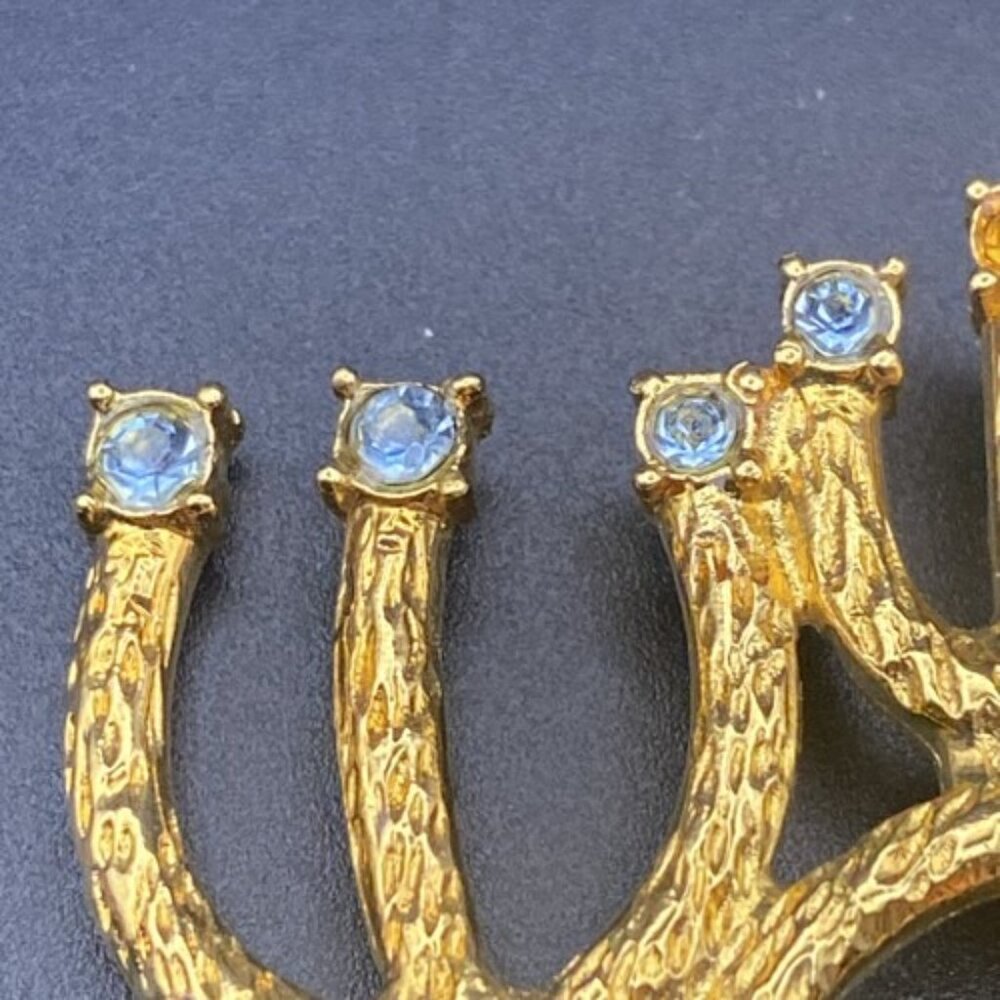 Vintage Brooch AS Hanukkah Menorah Brushed Gold Tone Pin Amber Blue Rhinestones - Picture 7 of 9